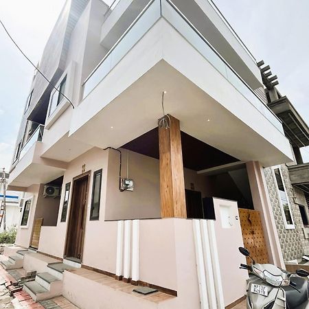 Shree Stay Inn Luxe' Holiday Home Ujjain Dış mekan fotoğraf