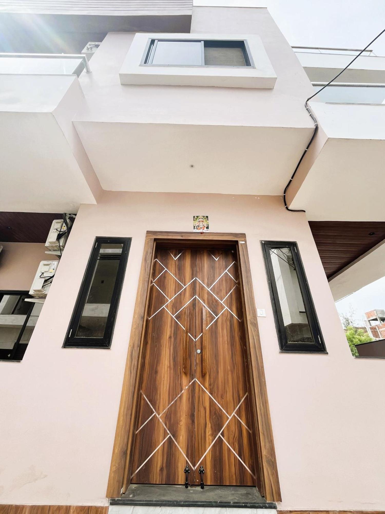 Shree Stay Inn Luxe' Holiday Home Ujjain Dış mekan fotoğraf