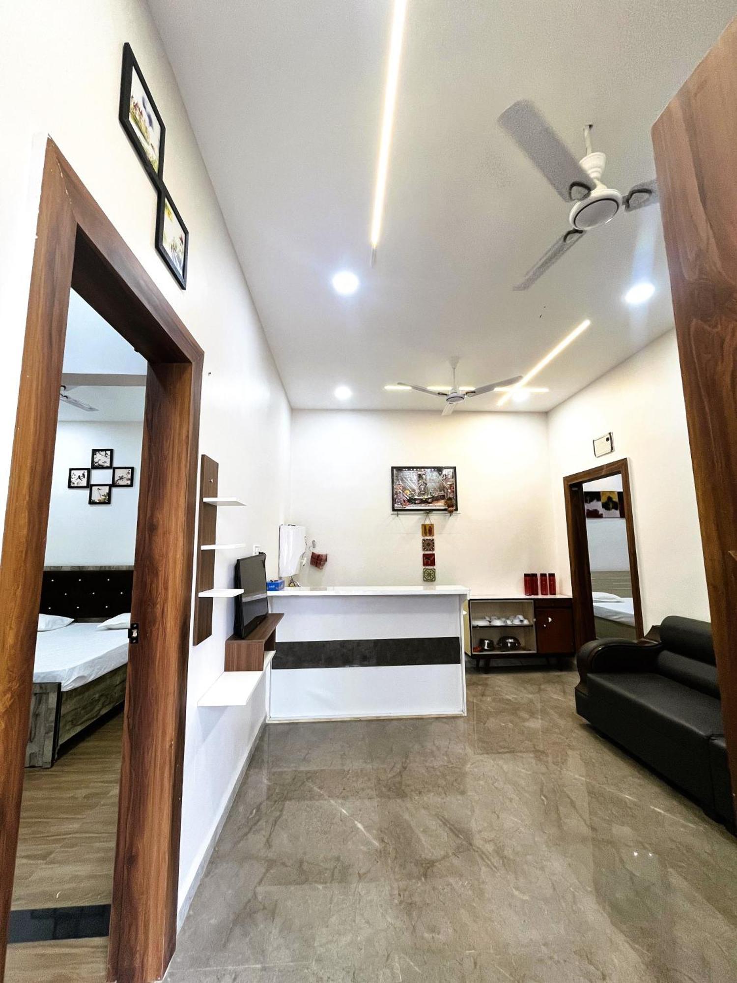 Shree Stay Inn Luxe' Holiday Home Ujjain Dış mekan fotoğraf