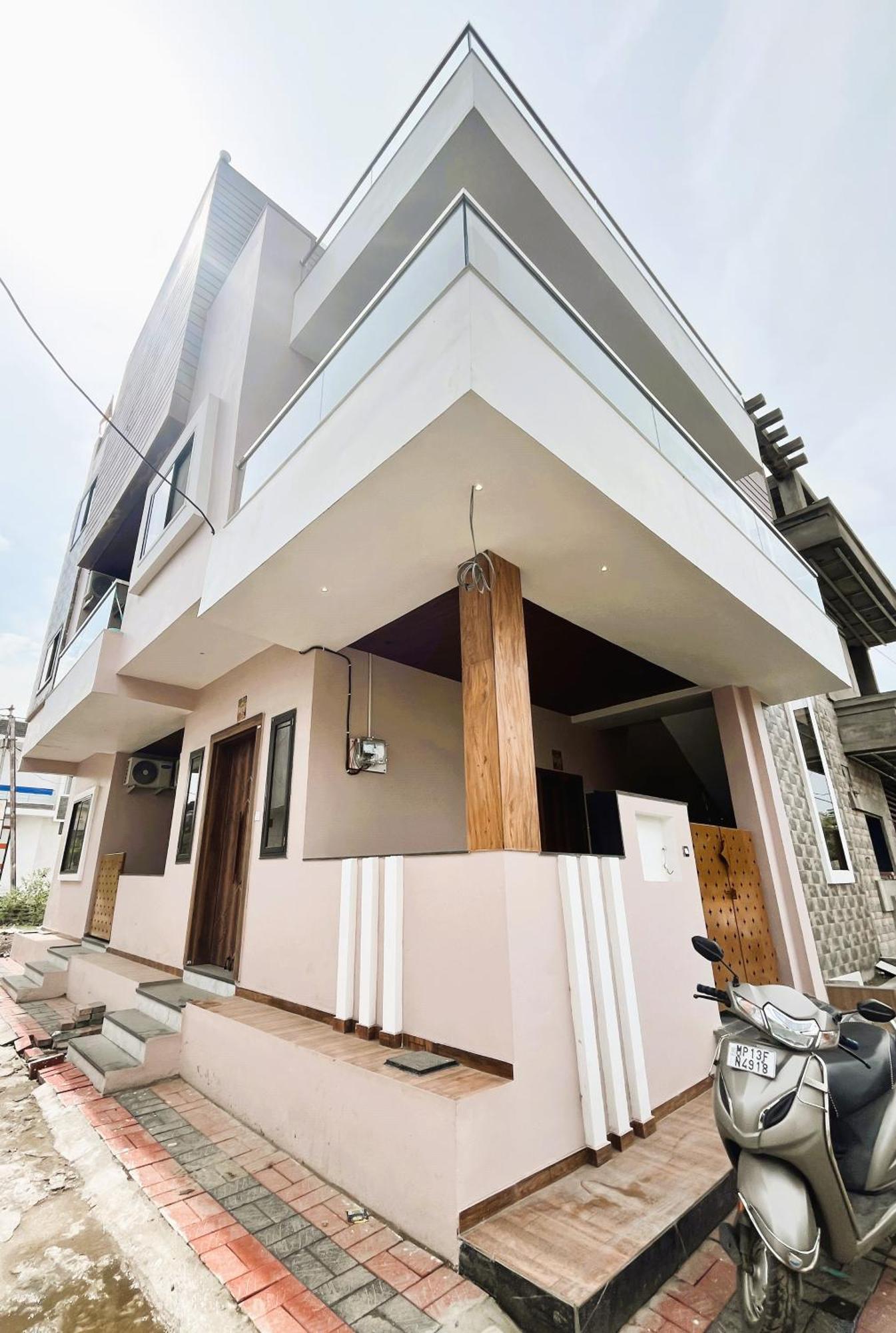 Shree Stay Inn Luxe' Holiday Home Ujjain Dış mekan fotoğraf
